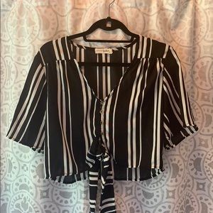 Black & white loose crop top